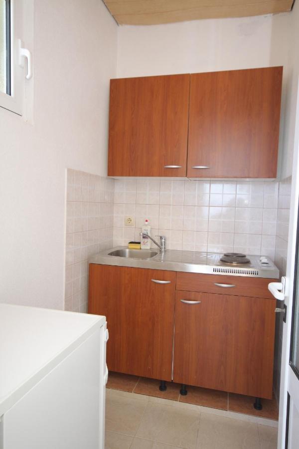 Apartments And Rooms With Parking Space Brela, Makarska - 6895 Екстериор снимка